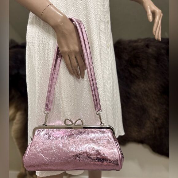 Metallic Pink Leather Handmade "Bow" Kisslock Baguette Bag, Multi Use Style - Picture 5 of 16